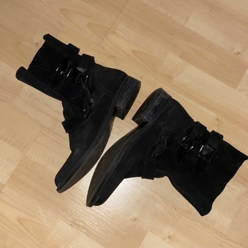 Steve Madden Altta moto bootie ankle boots black suede size 5.5 gently preloved - Picture 4 of 13